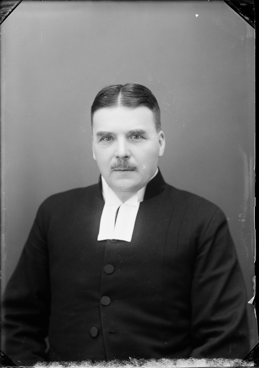 Skötsner-Edhlund, Ateljéporträtt - Kyrkoherde Isacsson från Hökhuvud, Uppland 1935