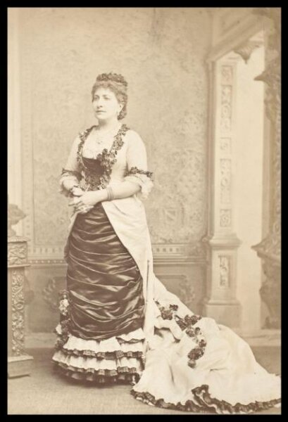 London Stereoscopic and Photographic Company, Guy Little Theatrical Photograph