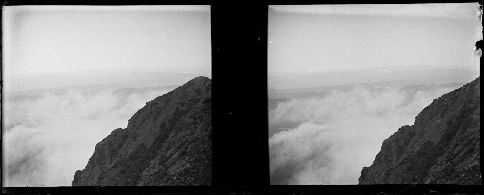 Desconegut, [Summit wrapped in the Valley of Ordity]
