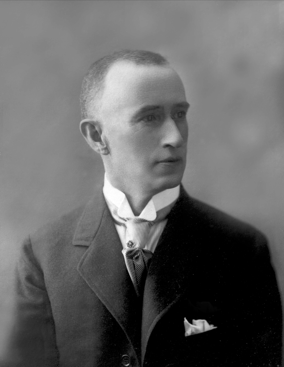 Gustav Borgen, NFB.30017