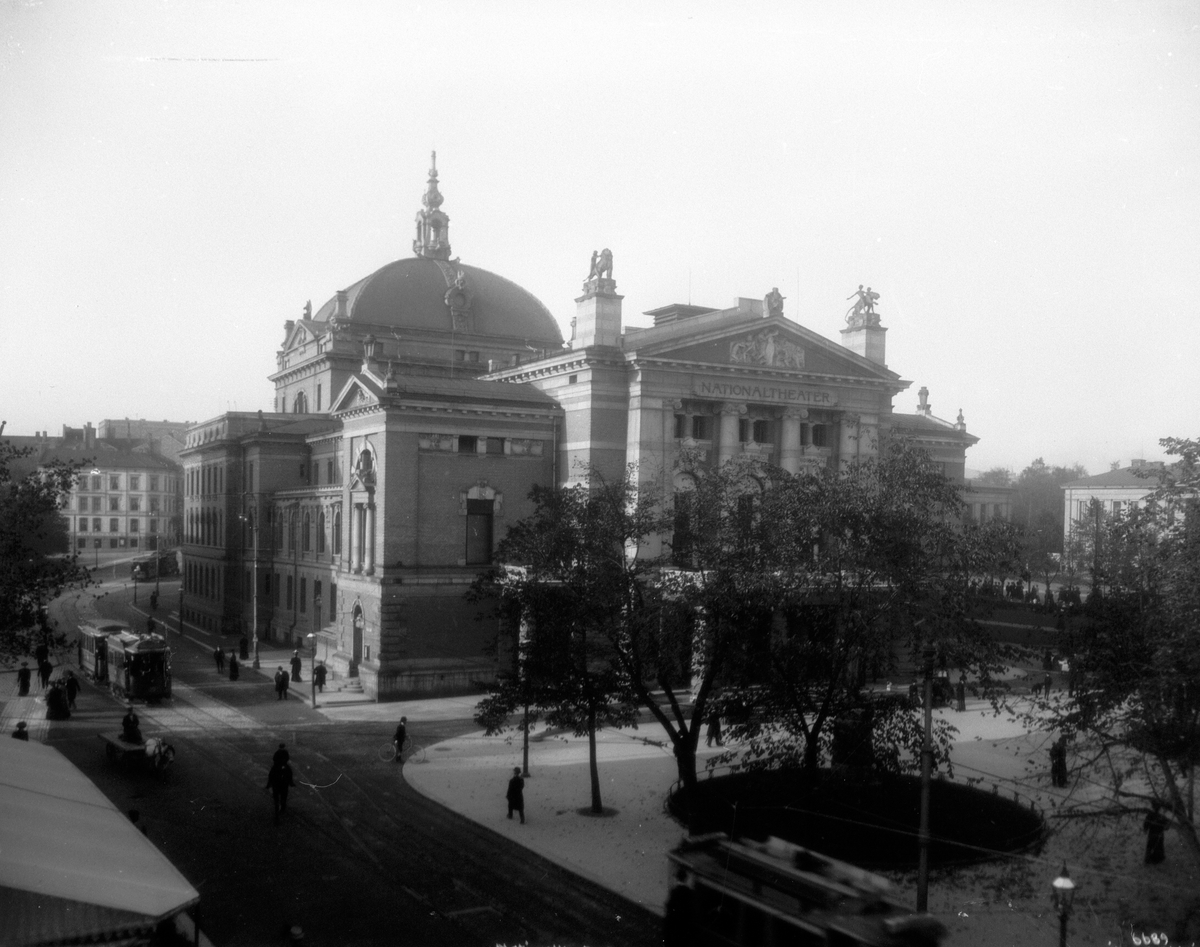 Anders Beer Wilse, Prot: Nationaltheateret fra Stortingsgaten 1907