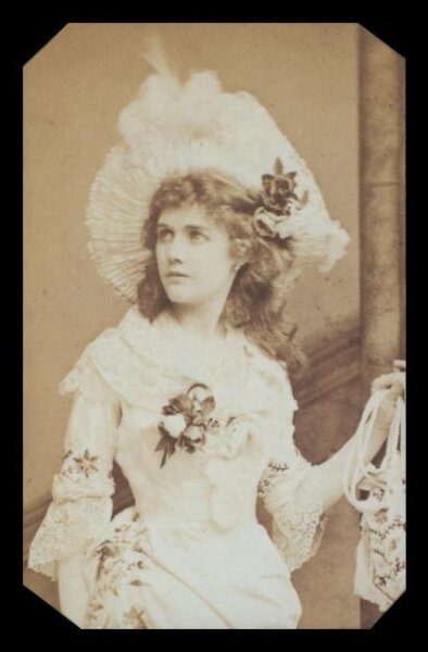 London Stereoscopic and Photographic Company, Guy Little Theatrical Photograph