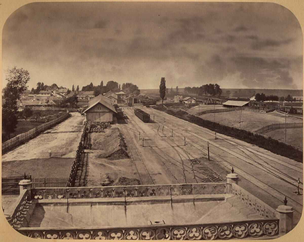 AdolfSchoonvonCorbitzthal, Lemberg-Czernowitzer Eisenbahn: Ansicht des Bahnhofes von Lemberg sammt dem Heitzhause