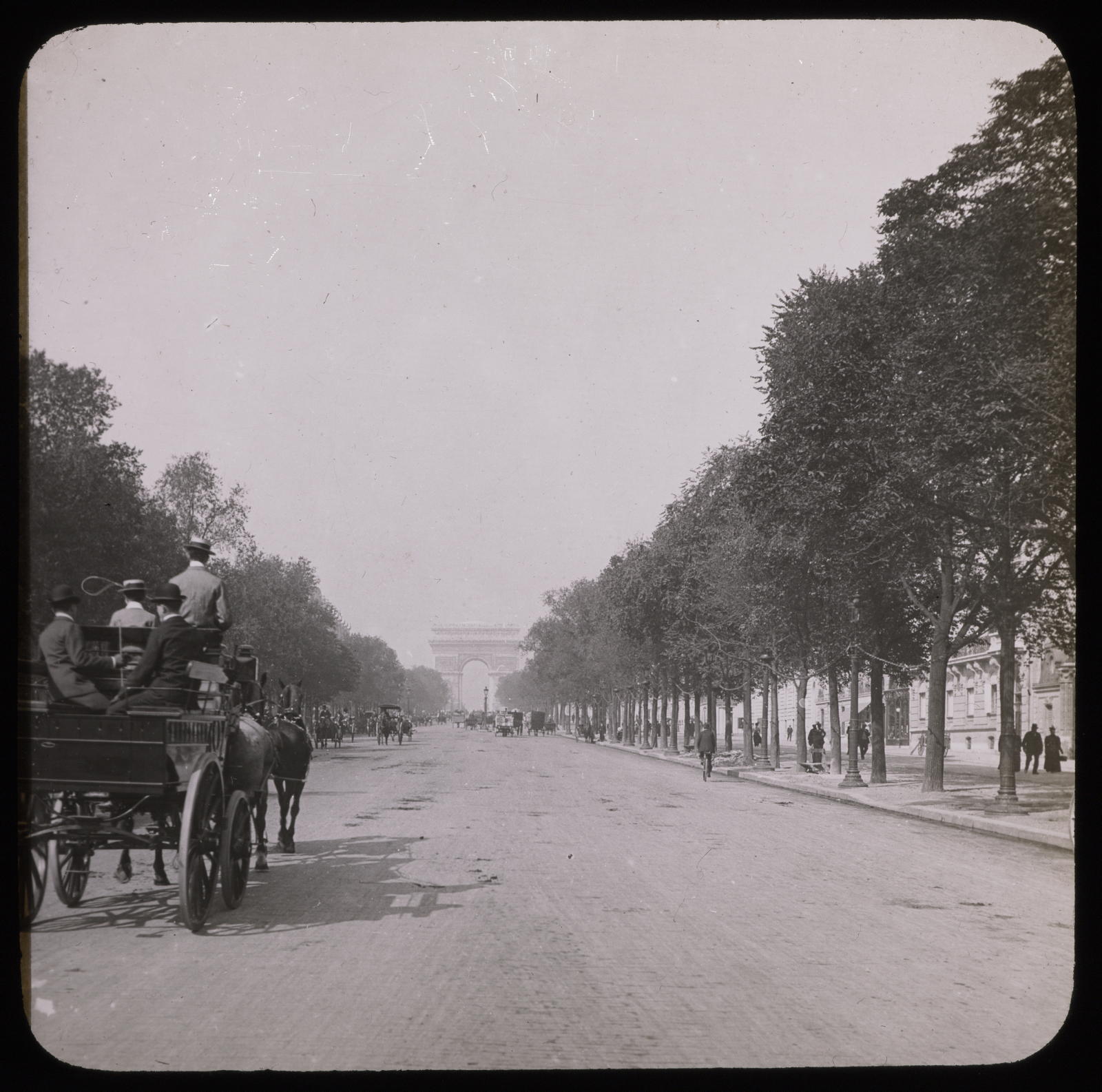 Desconegut, Avenue des Champs Elysées prise du rond-point, Paris Mazo, E.