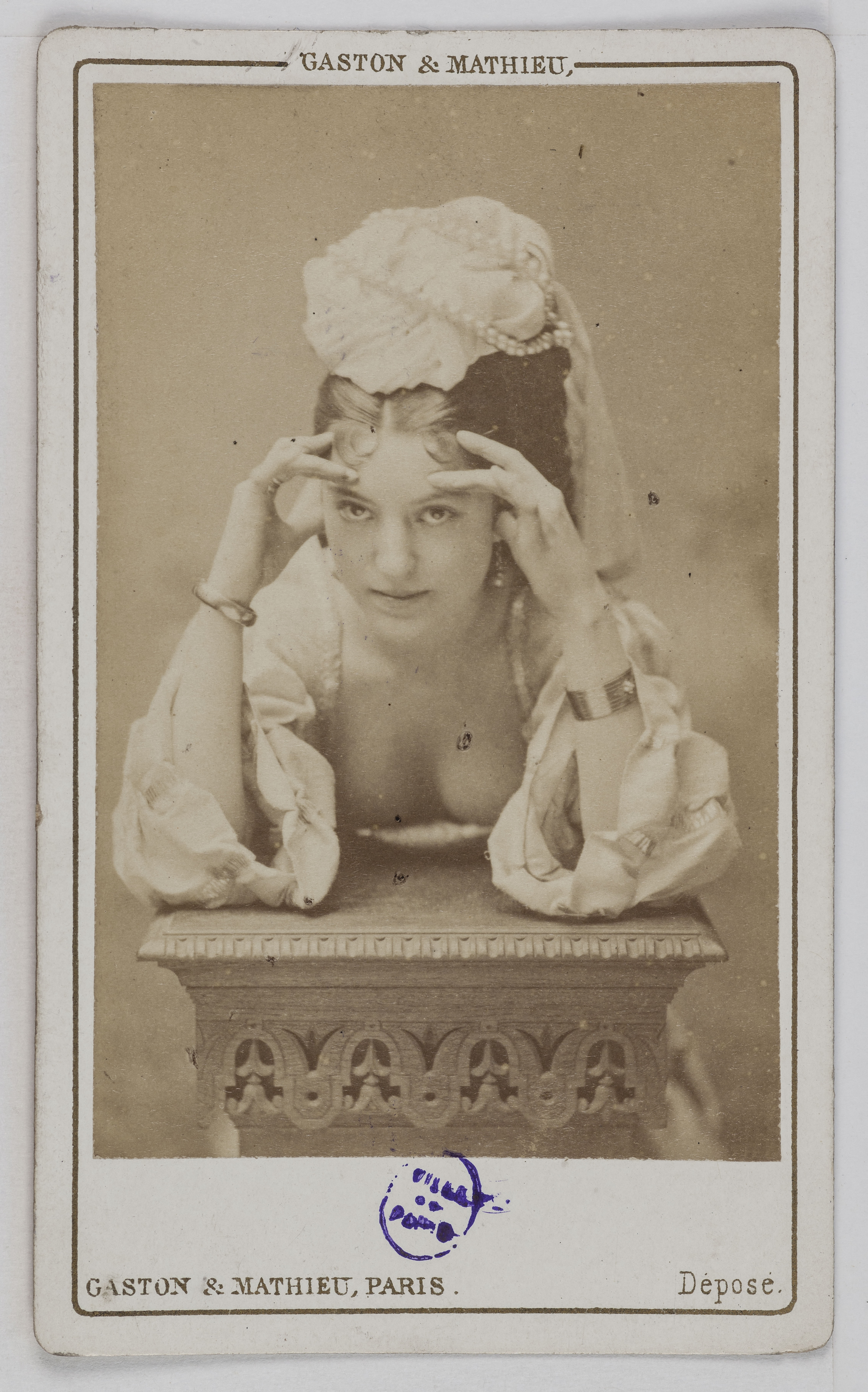 Gaston & Mathieu, Portrait de Blanche de Varennes, danseuse de 1872 à 1884.