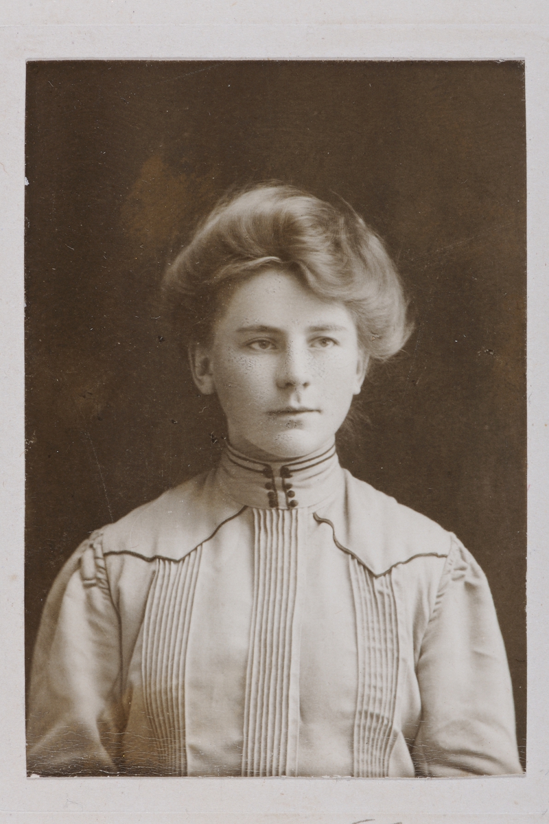Anno Domkirkeodden, Olga Olsen, portrett