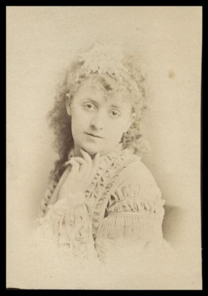 London Stereoscopic and Photographic Company, Guy Little Theatrical Photograph