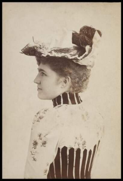 London Stereoscopic and Photographic Company, Guy Little Theatrical Photograph