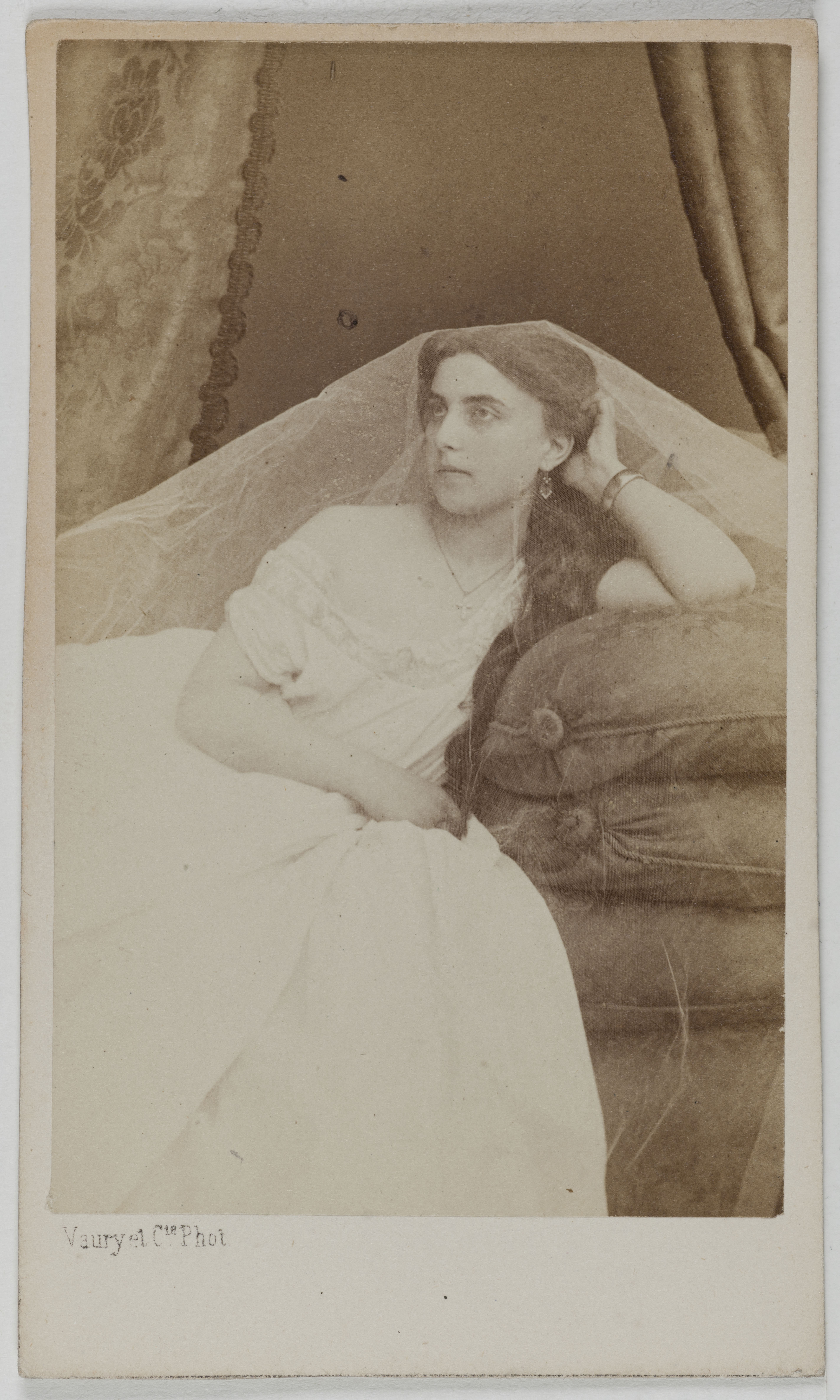 Vaury et Cie, Portrait de Leinenger ou Leininger Antoinette, (actrice)