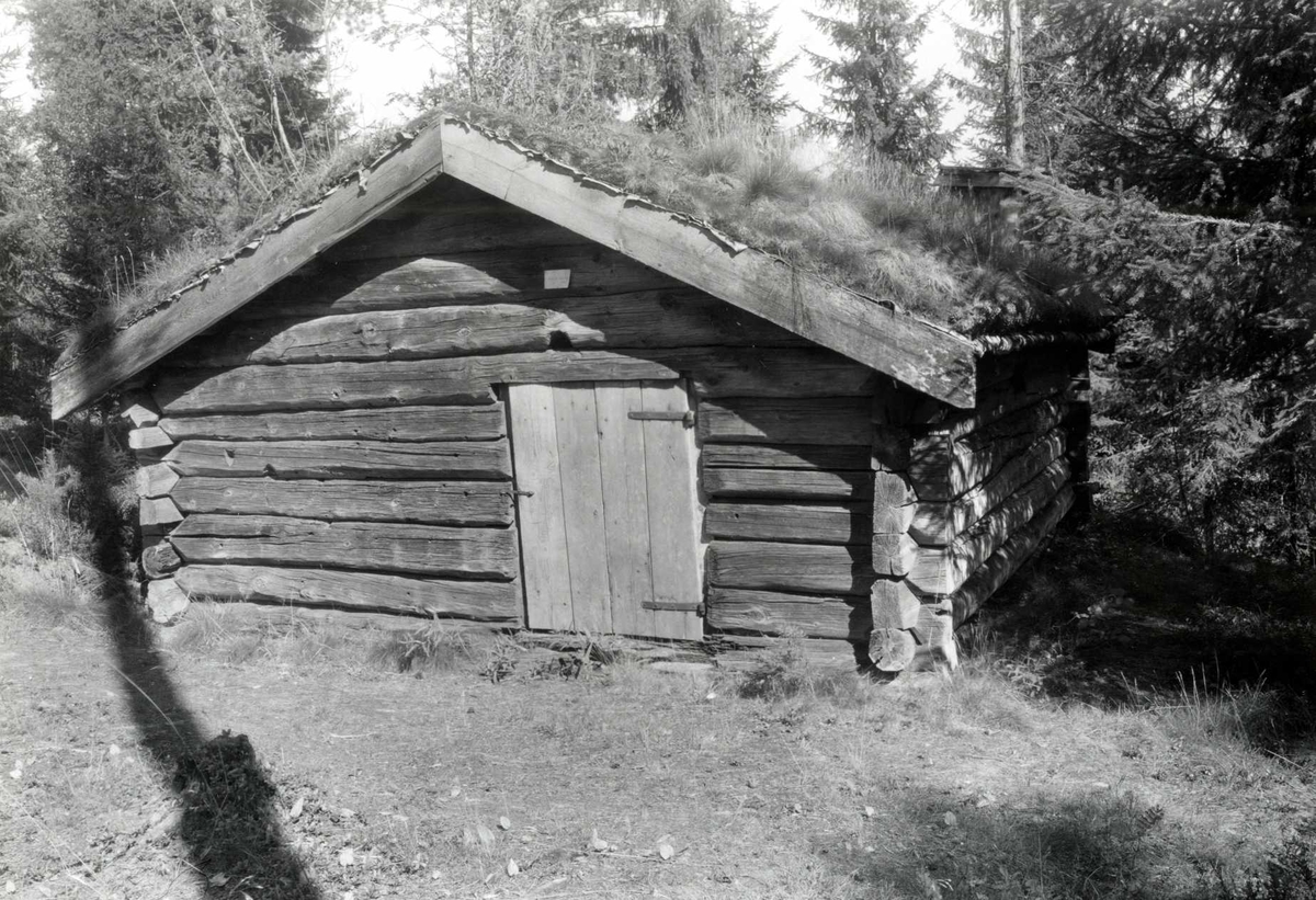 Gisle Midttun, Oldertrøen, Tynset, Nord-Østerdal, Hedmark. Smie. Nå på Glomdalsmuseet.