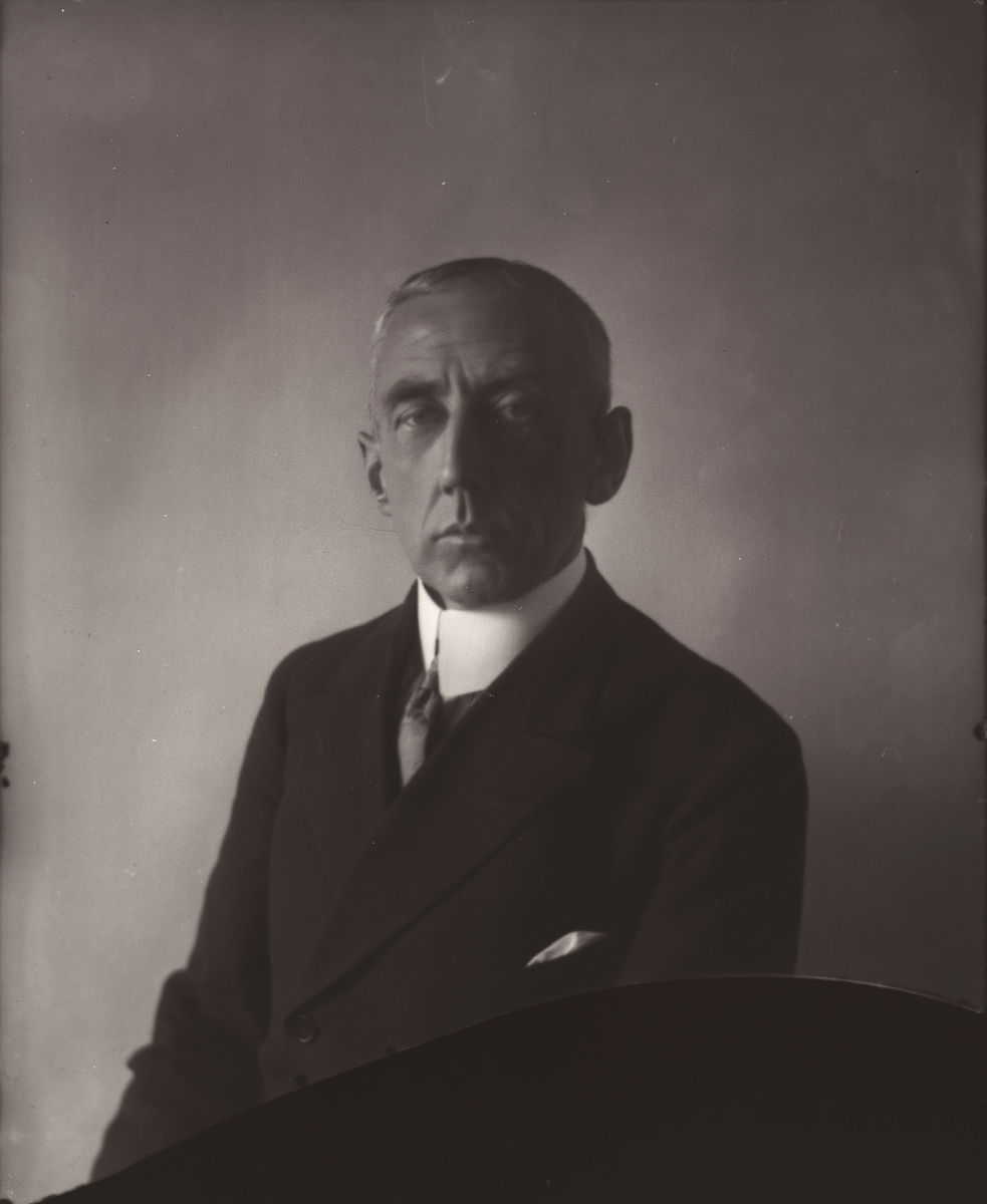 Anders Beer Wilse, "Prot: Roald Amundsen en face