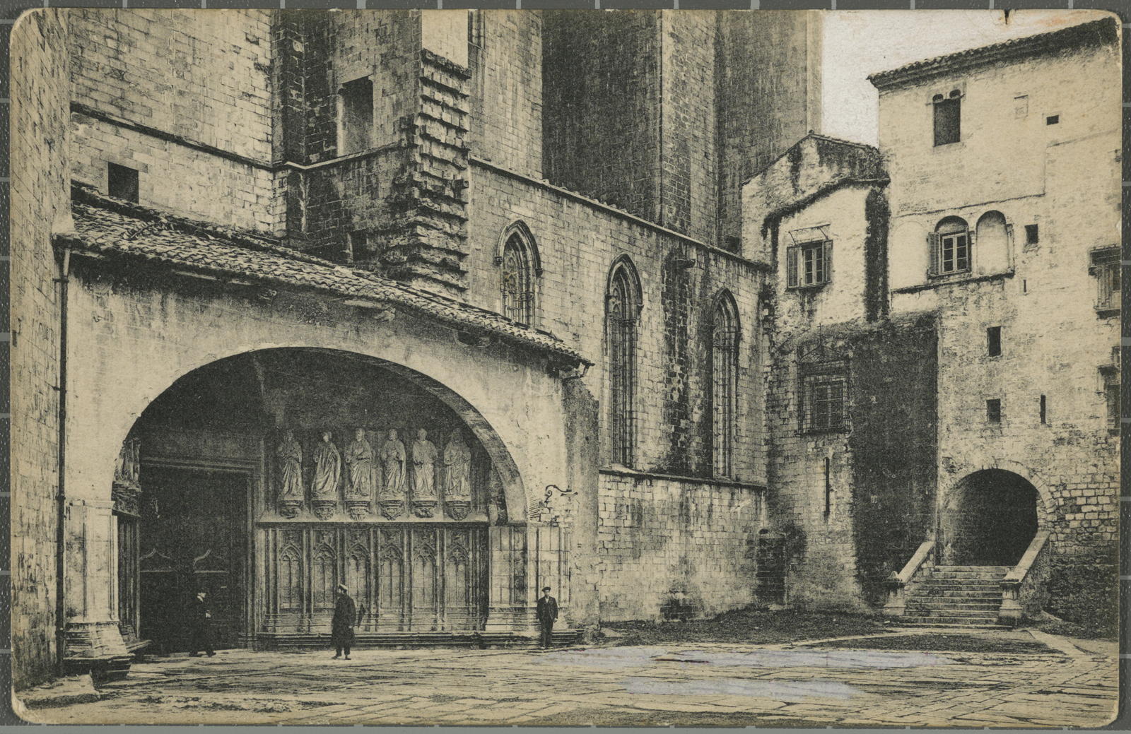 Desconegut, Gerona - (Catedral) Porta dels Apòstols. Puerta de los Apóstoles