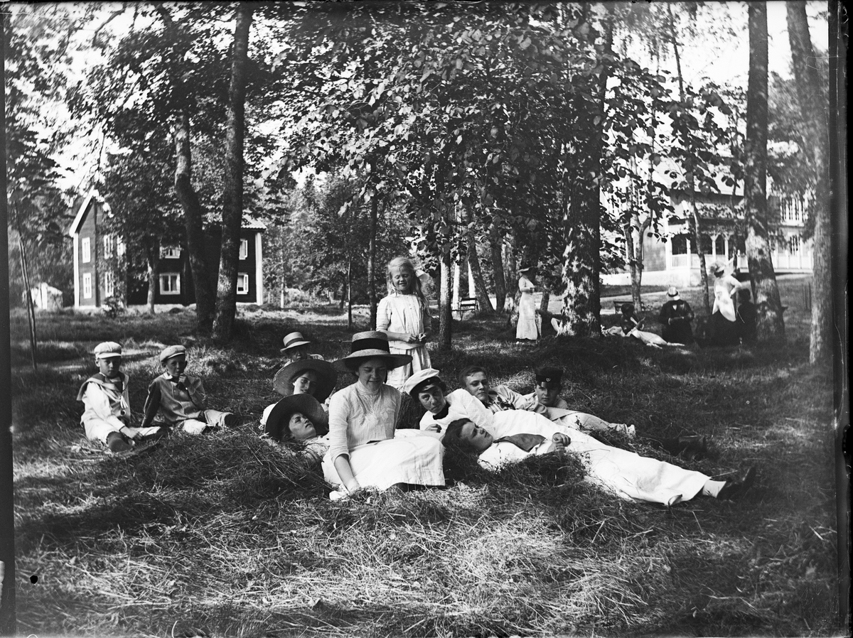 Okänd,, Vilopaus i parken, Sätra brunn, Sala