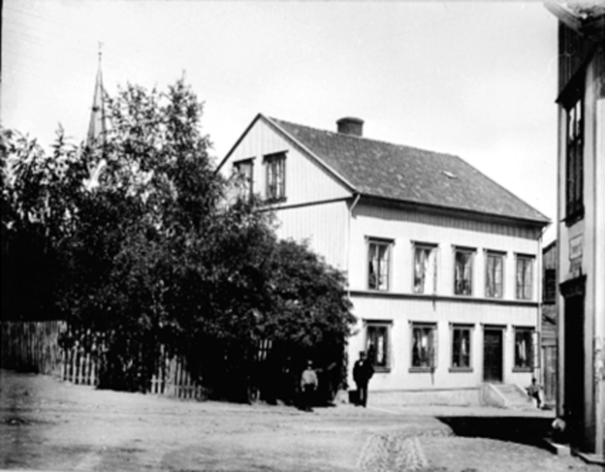 Anno Domkirkeodden, EKSTERIØR KAFE RAMSETH, TORGGATA 95, FOLK FORAN, VINTER
