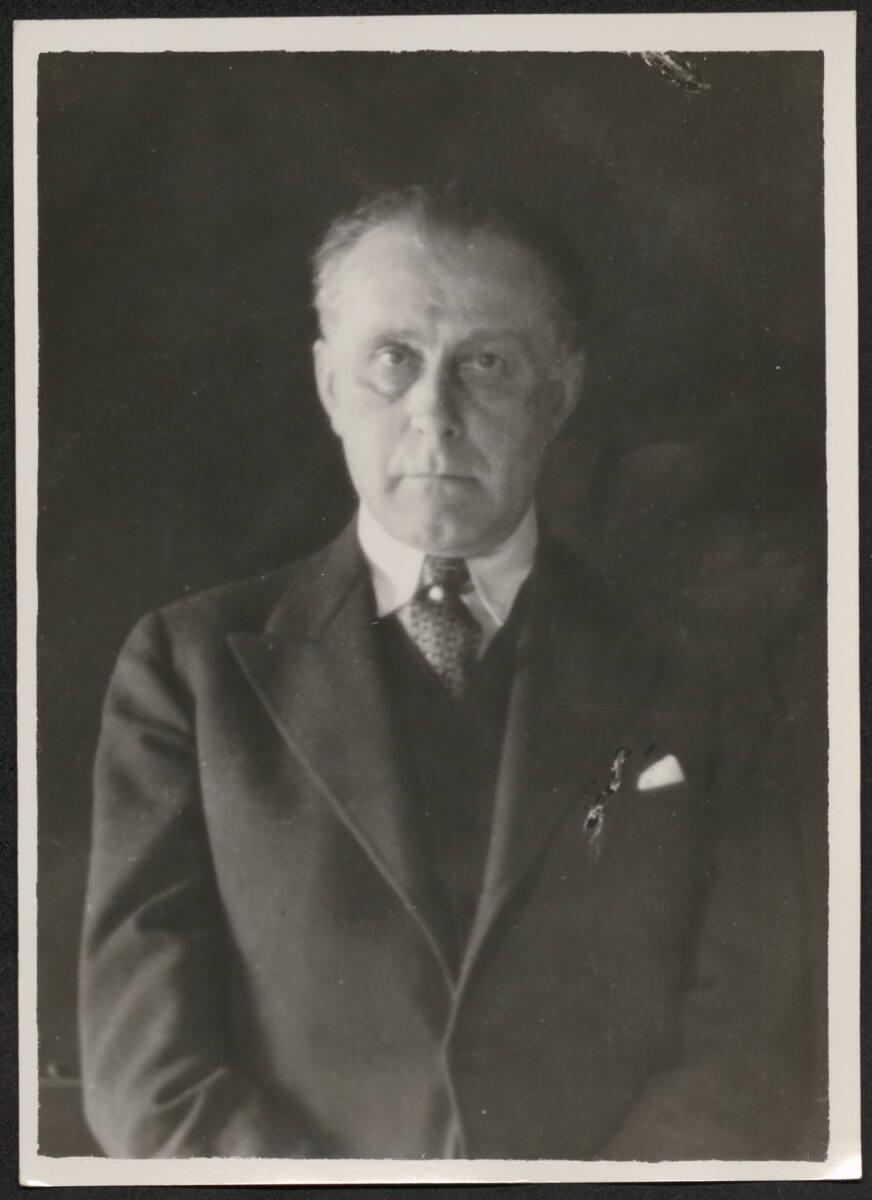 Anonym, Adolf Loos