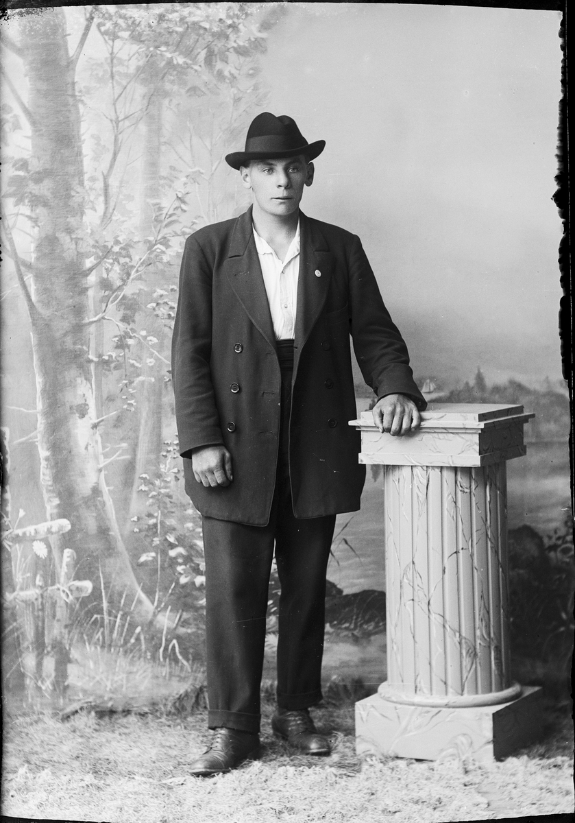Skötsner-Edhlund, Ateljé Portrait - Man, Östhammar, Uppland