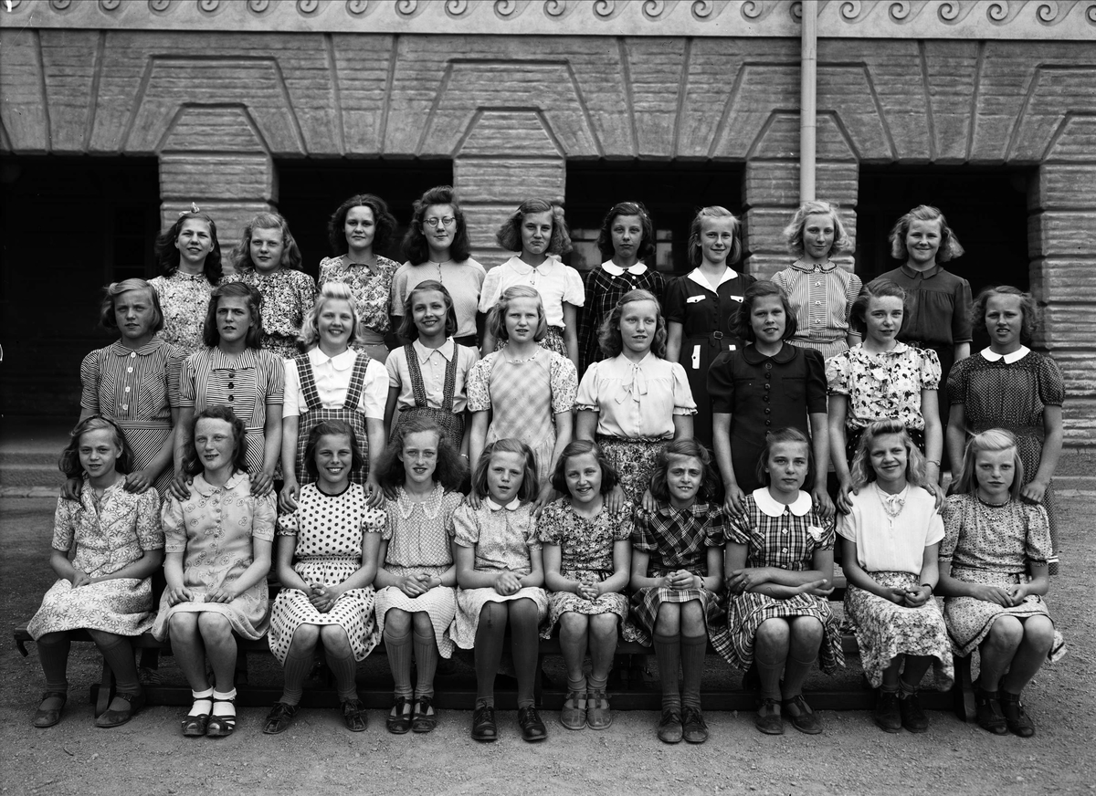 Paul Sandberg, Grupporträtt - skolklass, Uppsala juni 1942