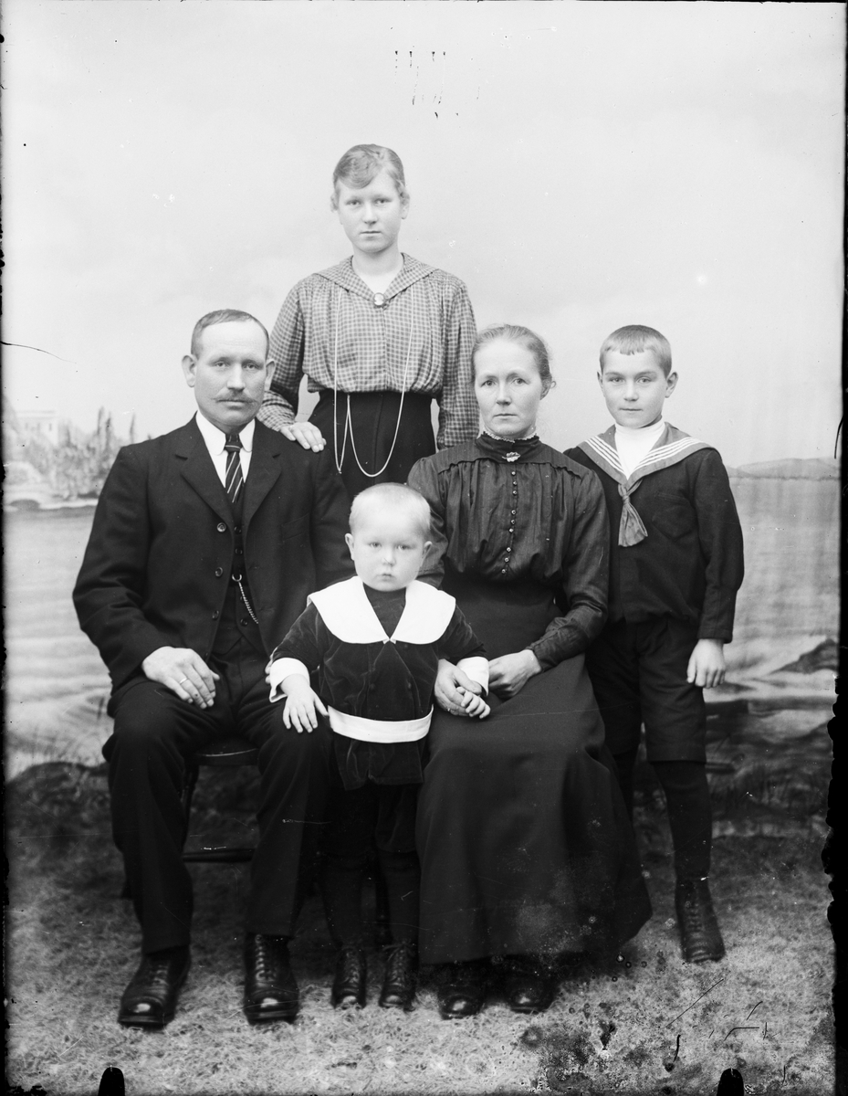 Skötsner-Edhlund, Ateljé Portrait - Family, Östhammar, Uppland