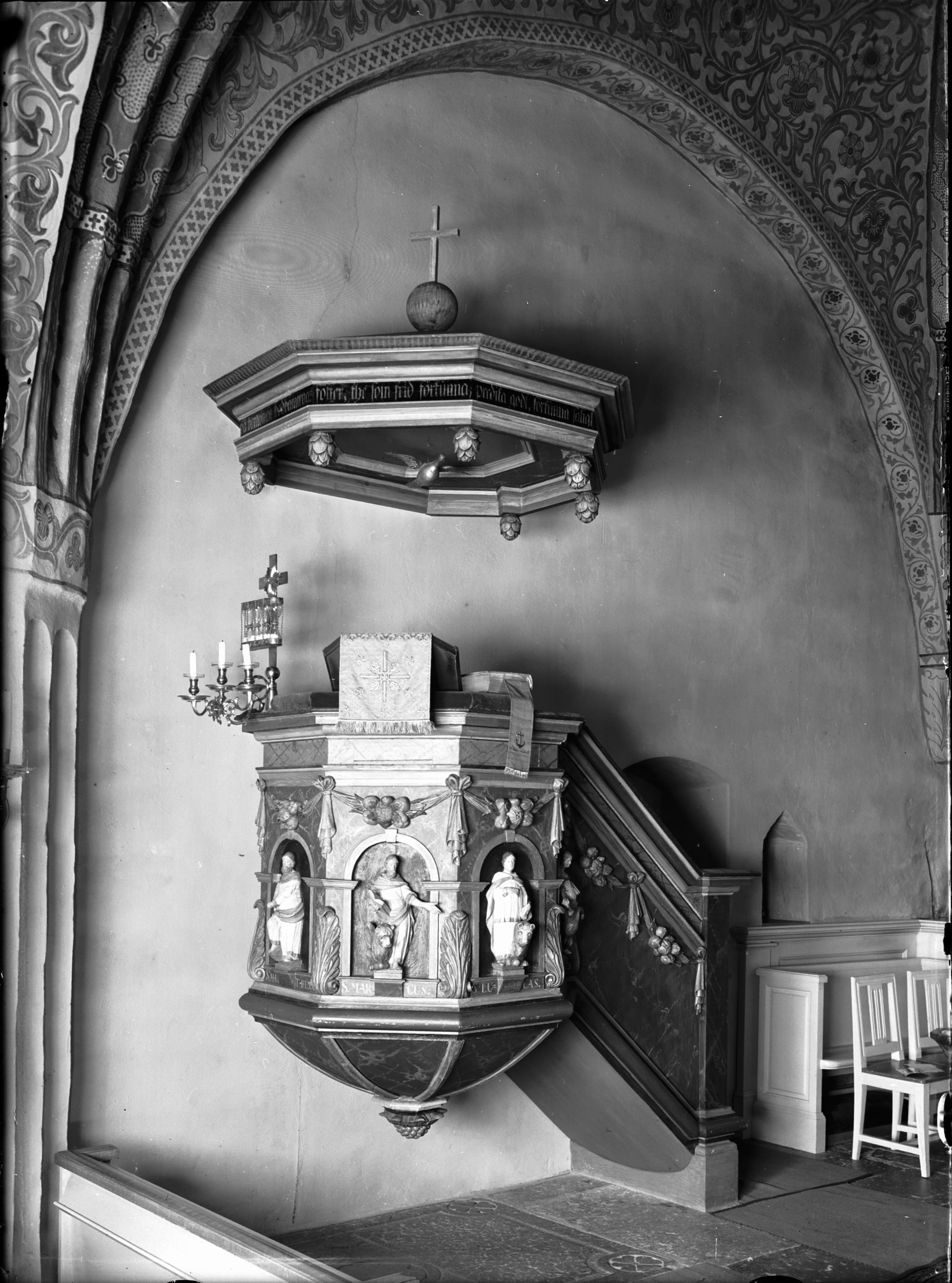 Nils Åzelius, Almby kyrka