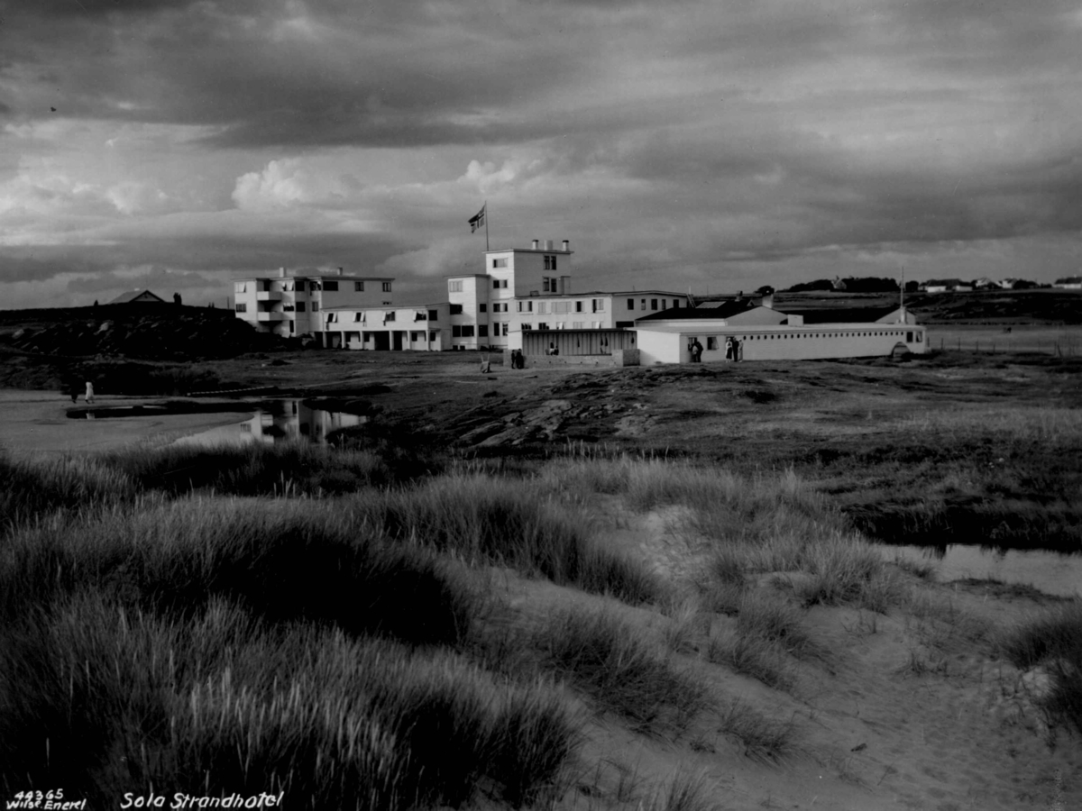 Anders Beer Wilse, Wilse original, Sola Strandhotell.
