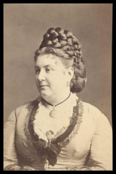 London Stereoscopic and Photographic Company, Guy Little Theatrical Photograph