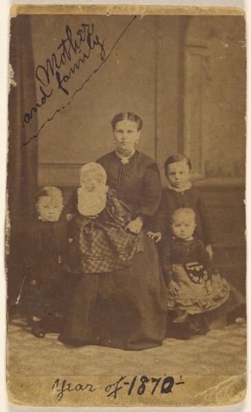 Unknown, Mother and family. Year of 1870.