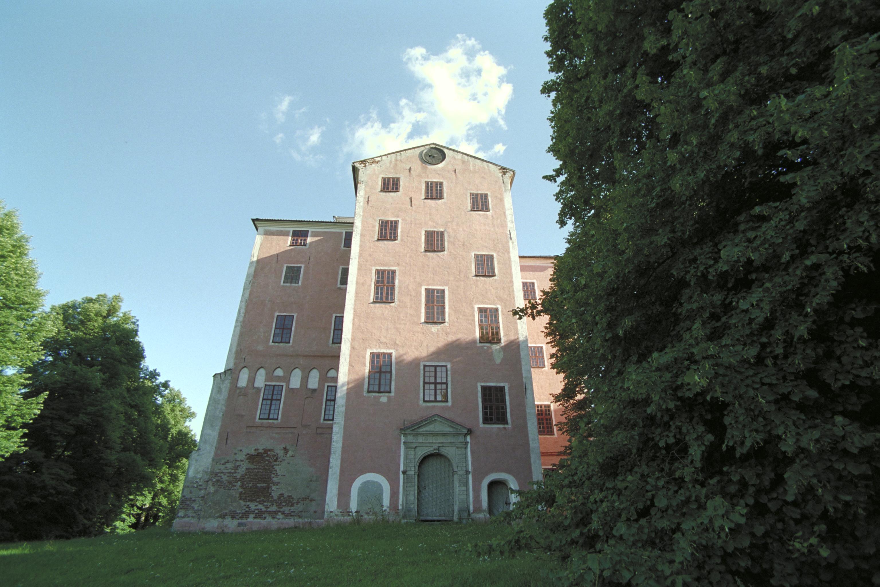 Bengt A Lundberg, Tynnelsö slott