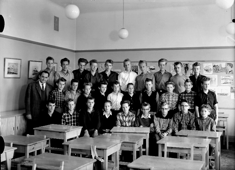Sven Lindskog, Klassrumsinteriör, 29 pojkar med lärare.