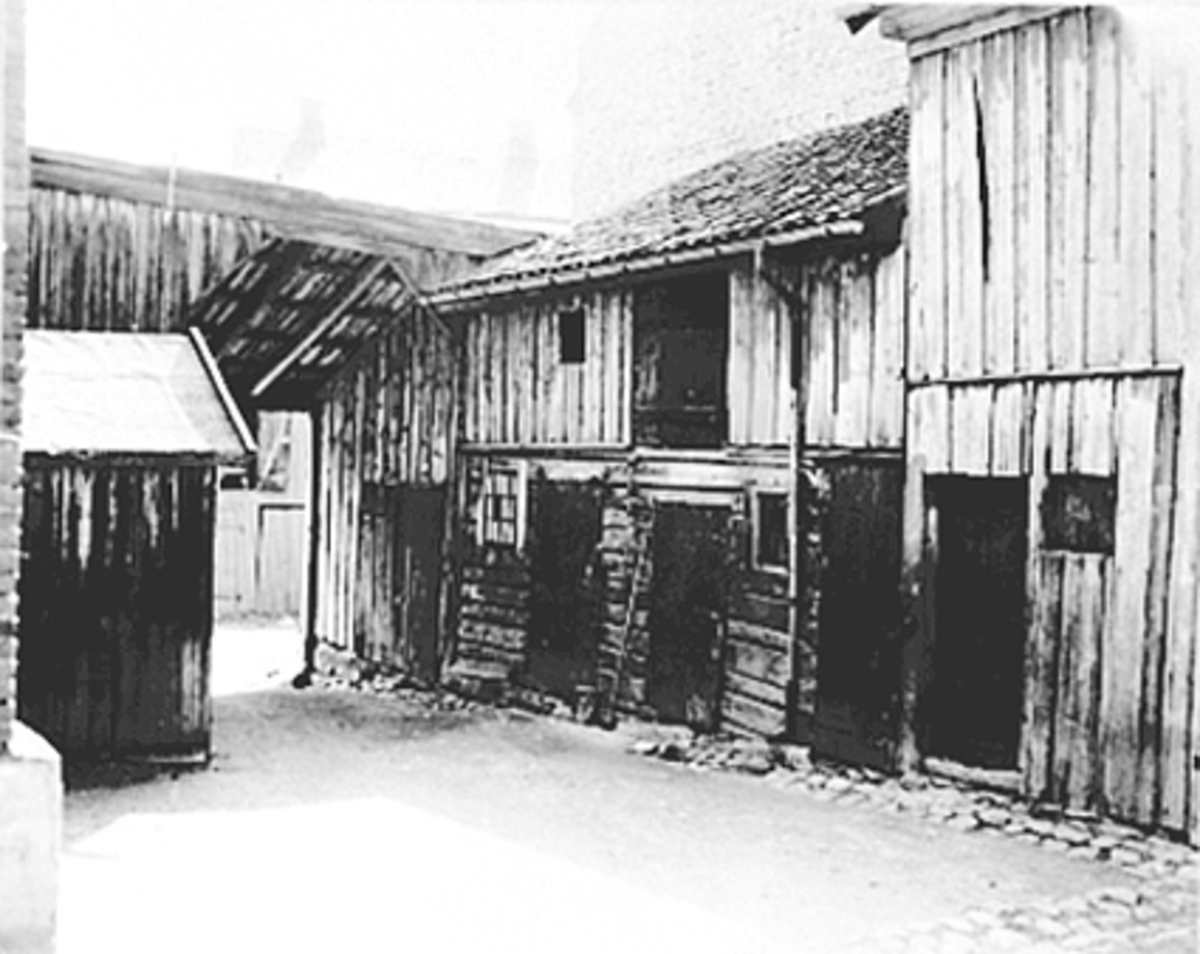 Anno Domkirkeodden, EKSTERIØR BAKGÅRD, STORHAMARGATA 22, MORTERUDGÅRDEN, STALL, FJØSBYGNING