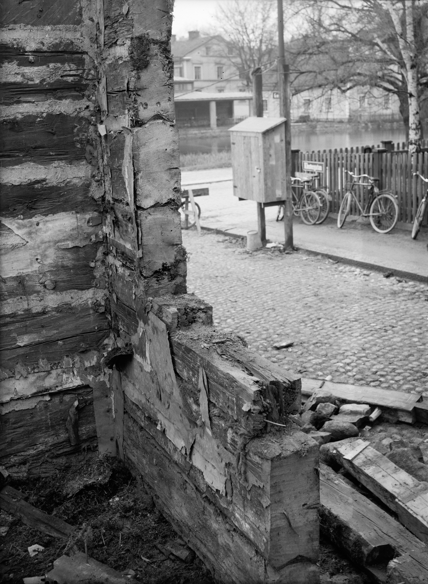 Paul Sandberg, Rivning av bostadshus, Klostergatan - Östra Ågatan 15, Uppsala november 1935
