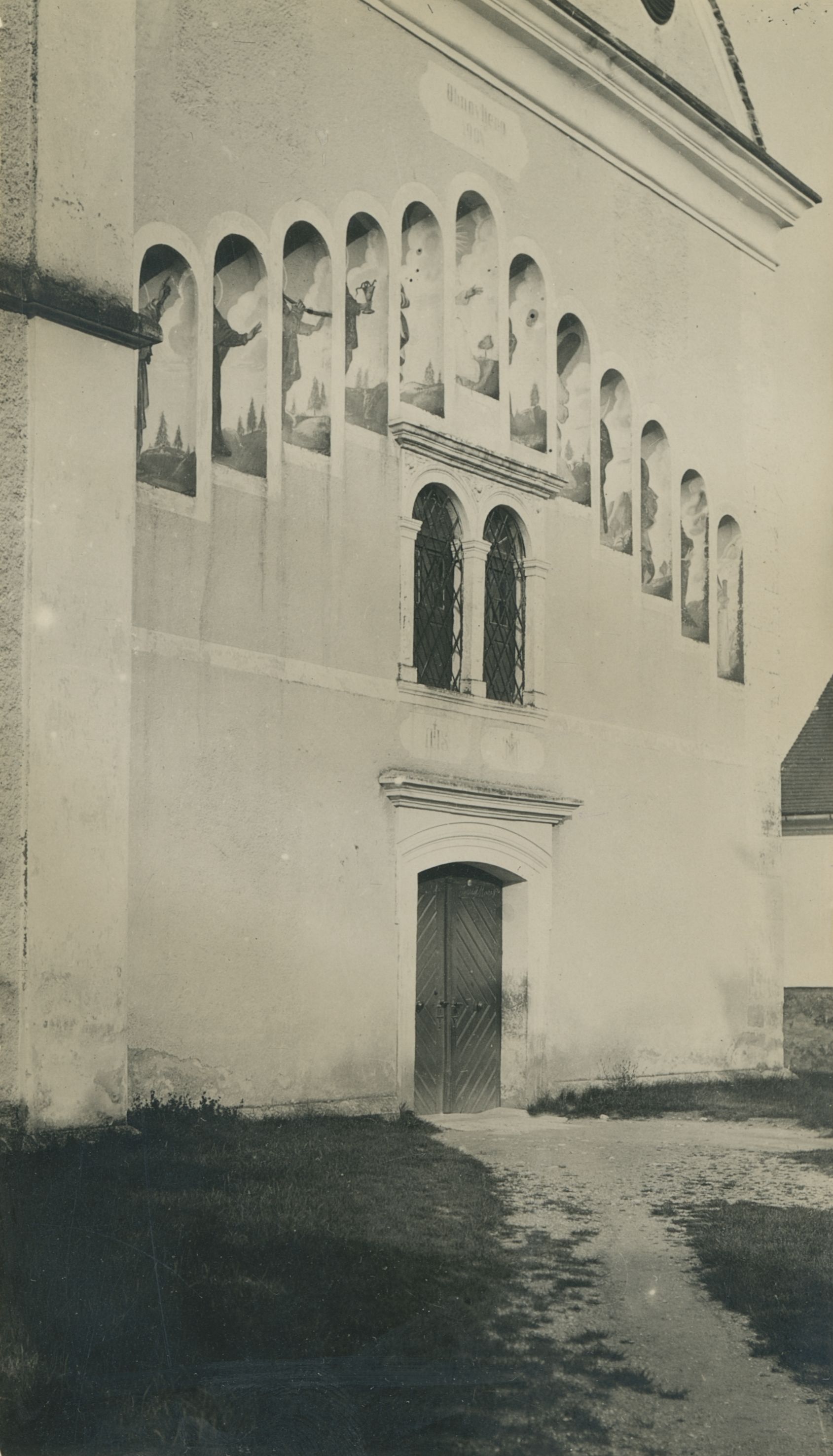 neutvrđen autor, Križovljan Radovečki - Župna crkva sv. Križa, glavno pročelje, kontrafori