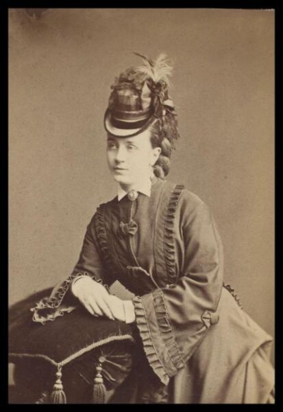 London Stereoscopic and Photographic Company, Guy Little Theatrical Photograph