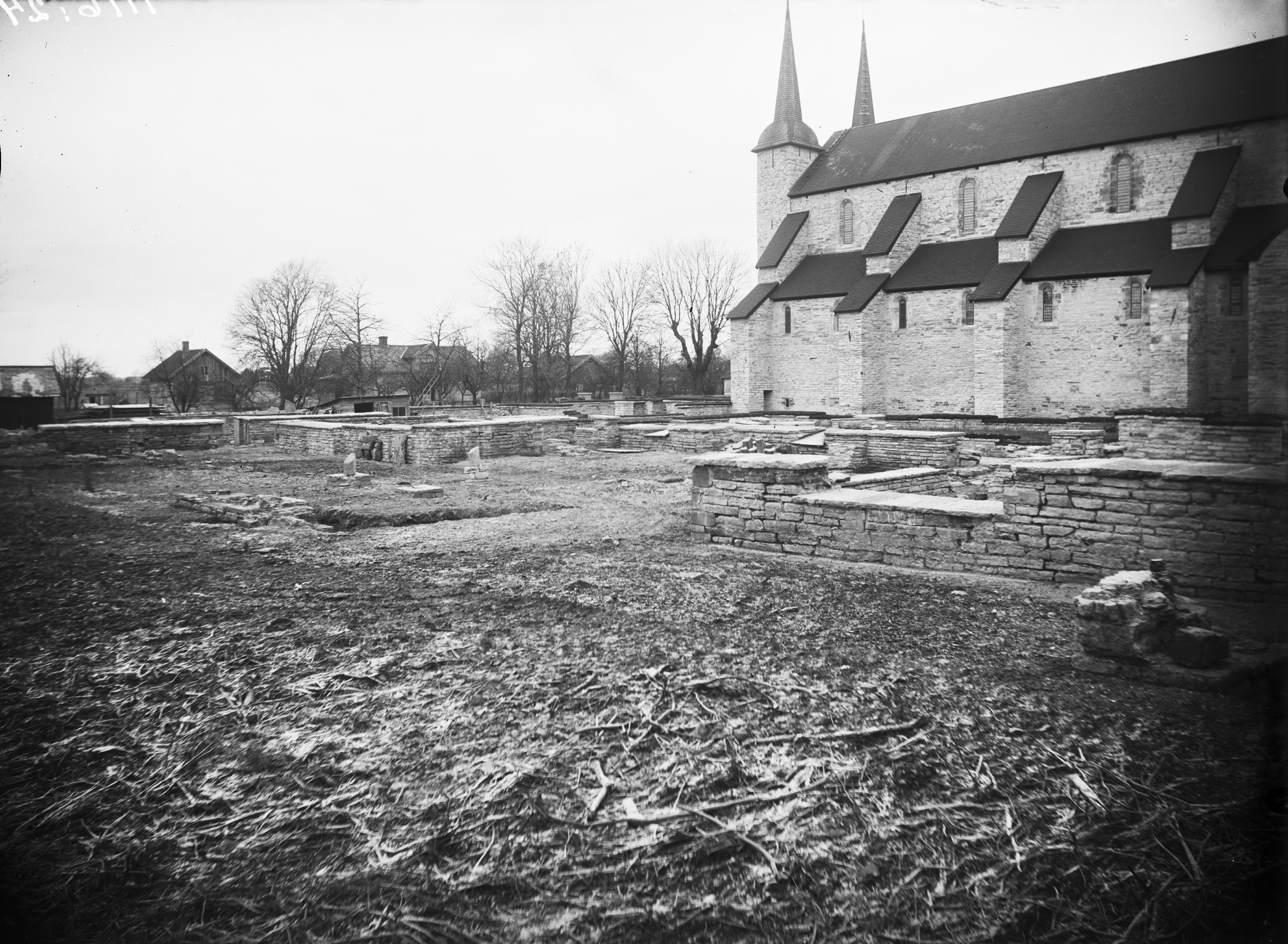 Axel Forssén, Varnhems klosterruin