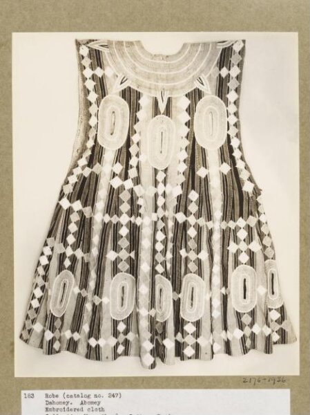 Walker Evans, Embroidered robe