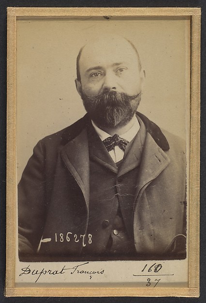 Alphonse Bertillon, Duprat. François, Louis. 34 ans, né à St-Martin (Gers). Marchand de vins. Anarchiste. 27/4/92.
