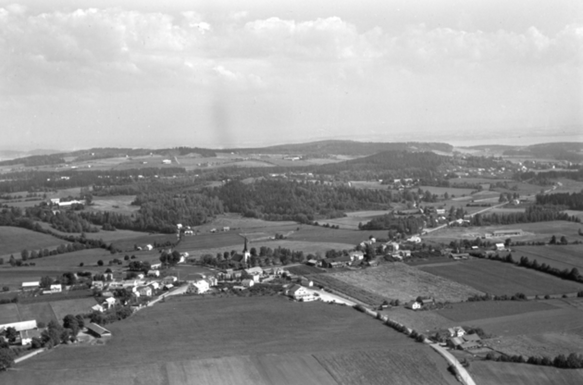 Widerøes Flyveselskap A/S, Flyfoto av Stavsjø, Hedmark med omegn.