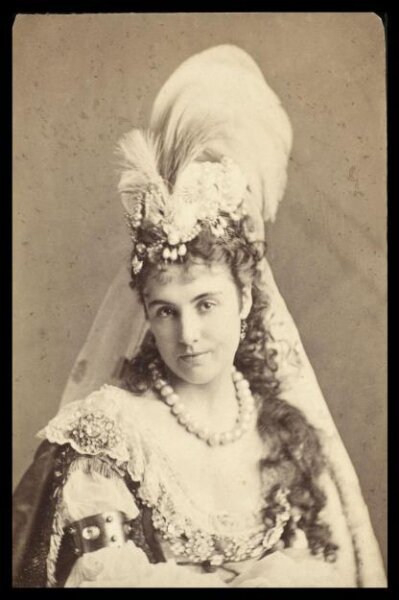 London Stereoscopic and Photographic Company, Guy Little Theatrical Photograph