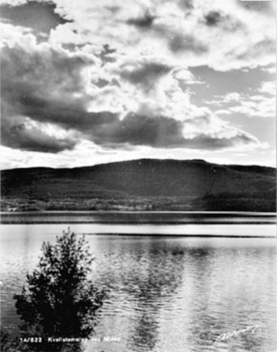 Anno Domkirkeodden, KVELDSTEMINING VED MJØSA, LANDSKAPSBILDE