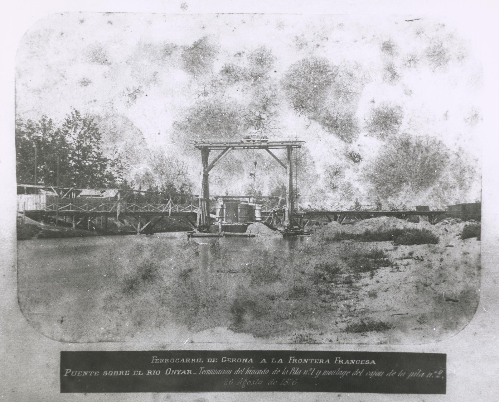 Desconegut, Bridge over the Rio Onyar- Termination of the hincado de la Pila no. 1 y montage of the cajon de la Pila no. 2