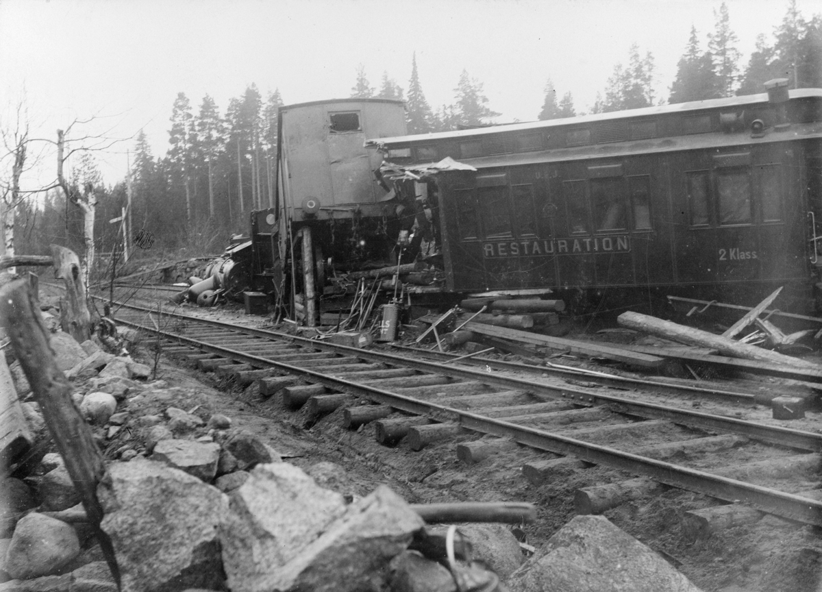 Unknown artist, Järnvägsolyckan vid Buddby nyårsafton 1897.