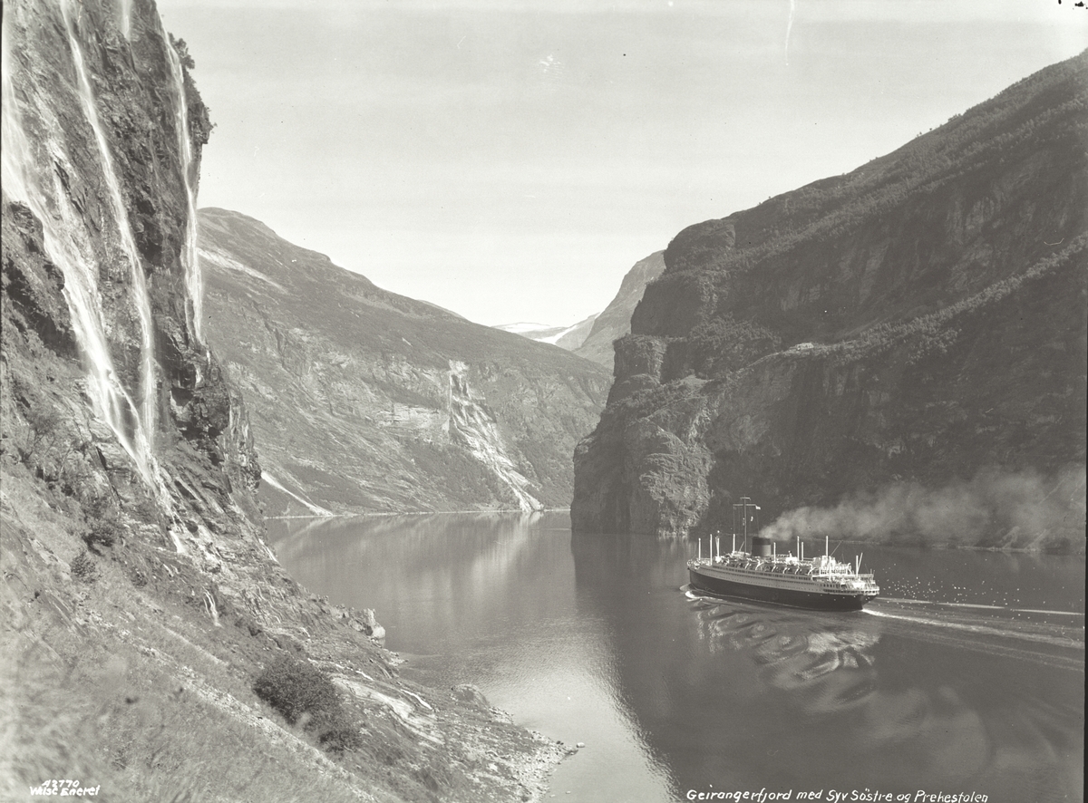 Anders Beer Wilse, Prot: Geirangerfjord med Prekestolen baat