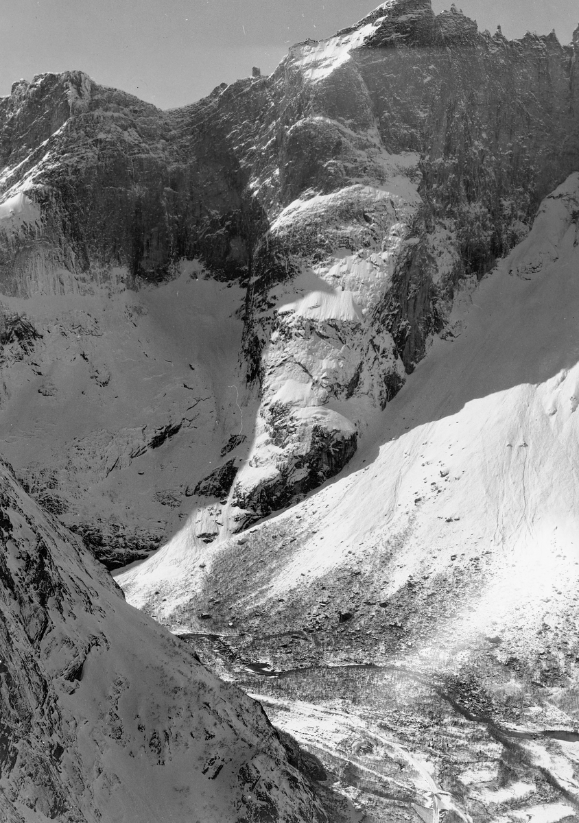 Anders Beer Wilse, Prot: Romsdalen Vinter - Troldtinderne fra Kammen
