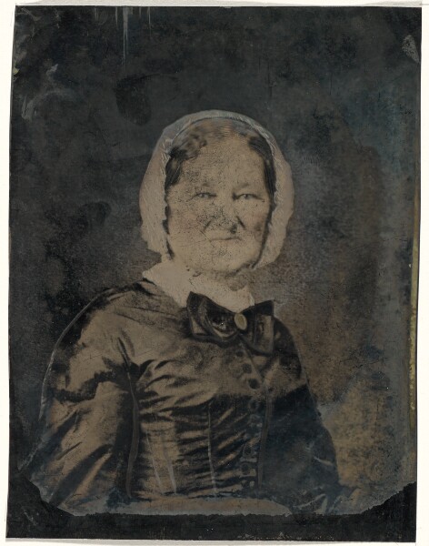 Unknown, [Portrait of woman in white hat]