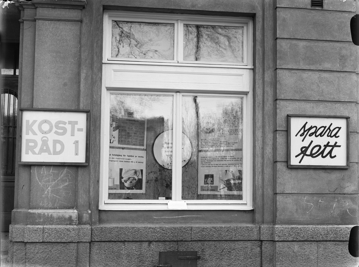 Paul Sandberg, Diet Advice in one of the Fackskolan’s Window for SlottsKost, Uppsala 1941