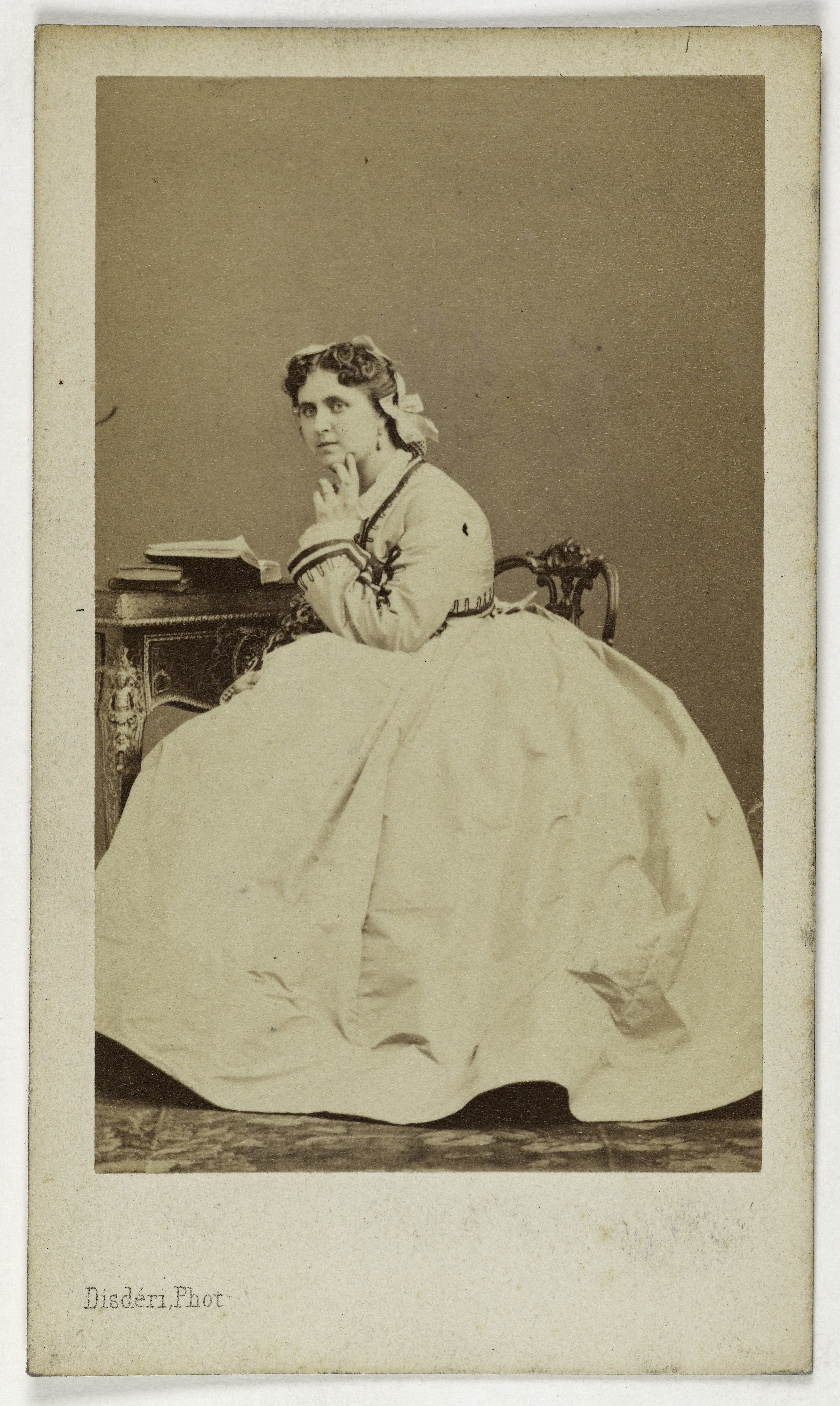 André-Adolphe-Eugène Disdéri, Portrait d'Héloïse, (actrice au théâtre des Variétés)