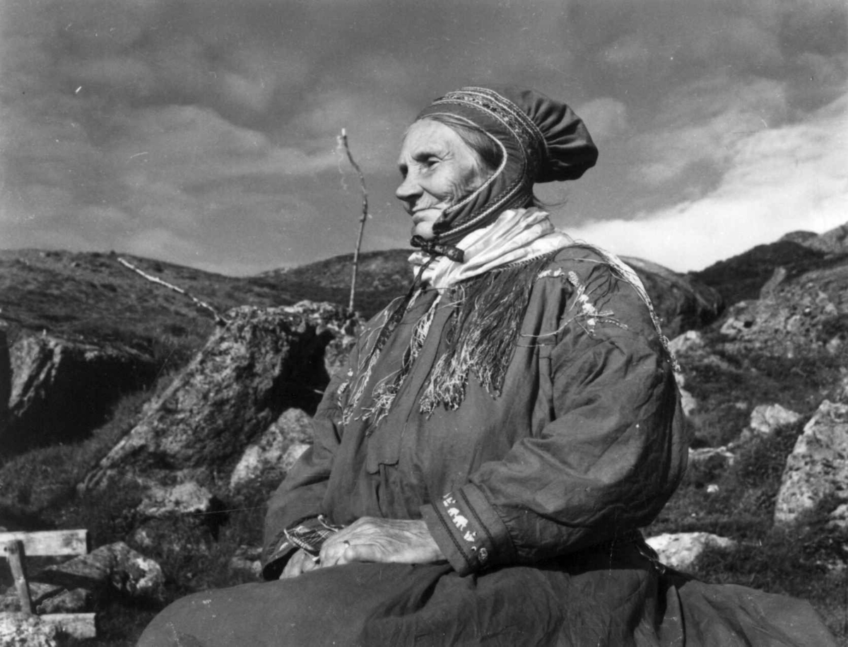 Virginia Raymond Davidson, Portrett av Ellen Person Sara.