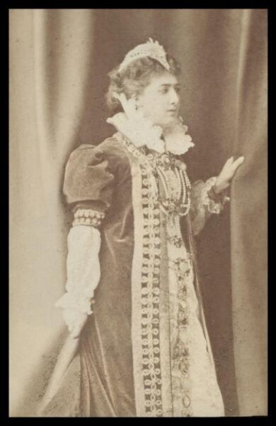 London Stereoscopic and Photographic Company, Guy Little Theatrical Photograph