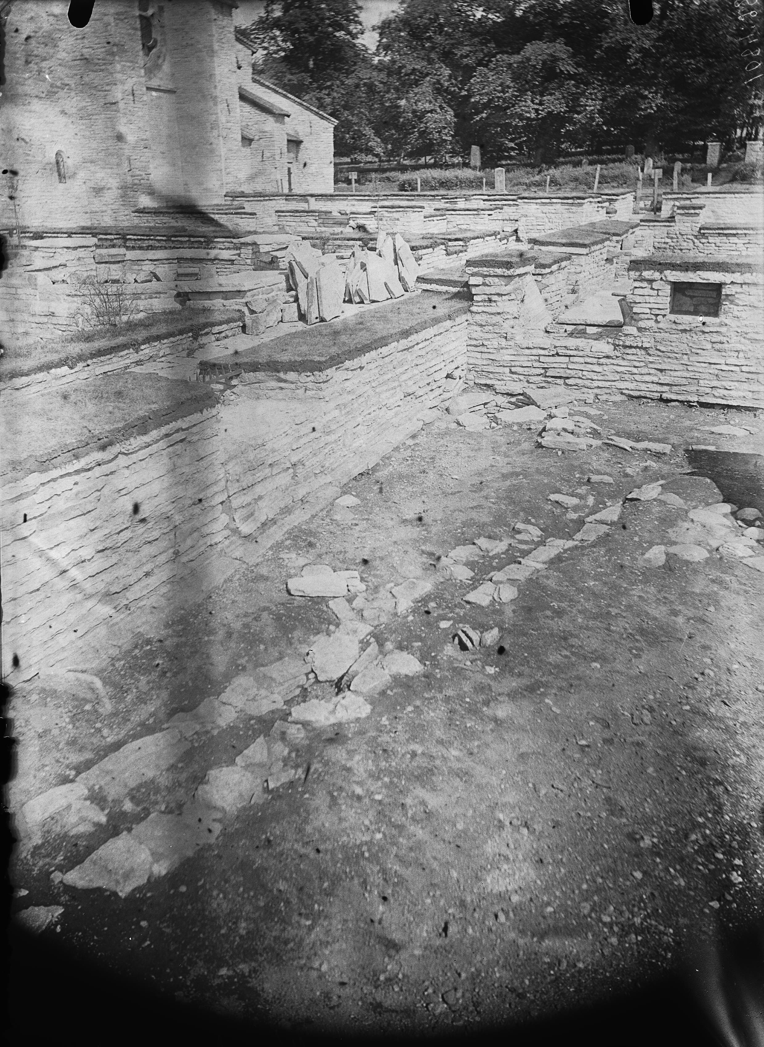 Axel Forssén, Varnhems klosterruin