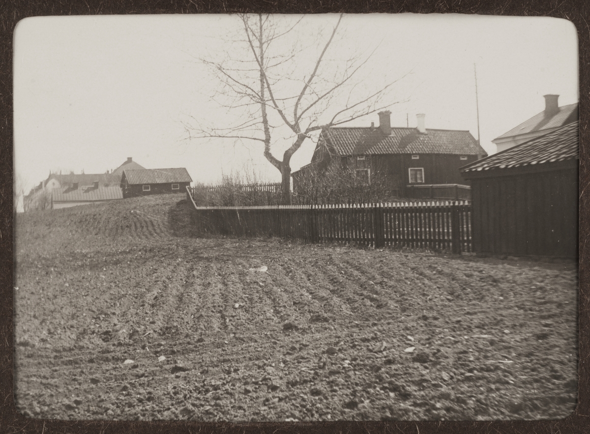 August Fredrik Schagerström, “Upsala, Väderkvarnsbacken east of Vaxala Square,” Fålhagen, Uppsala 1925
