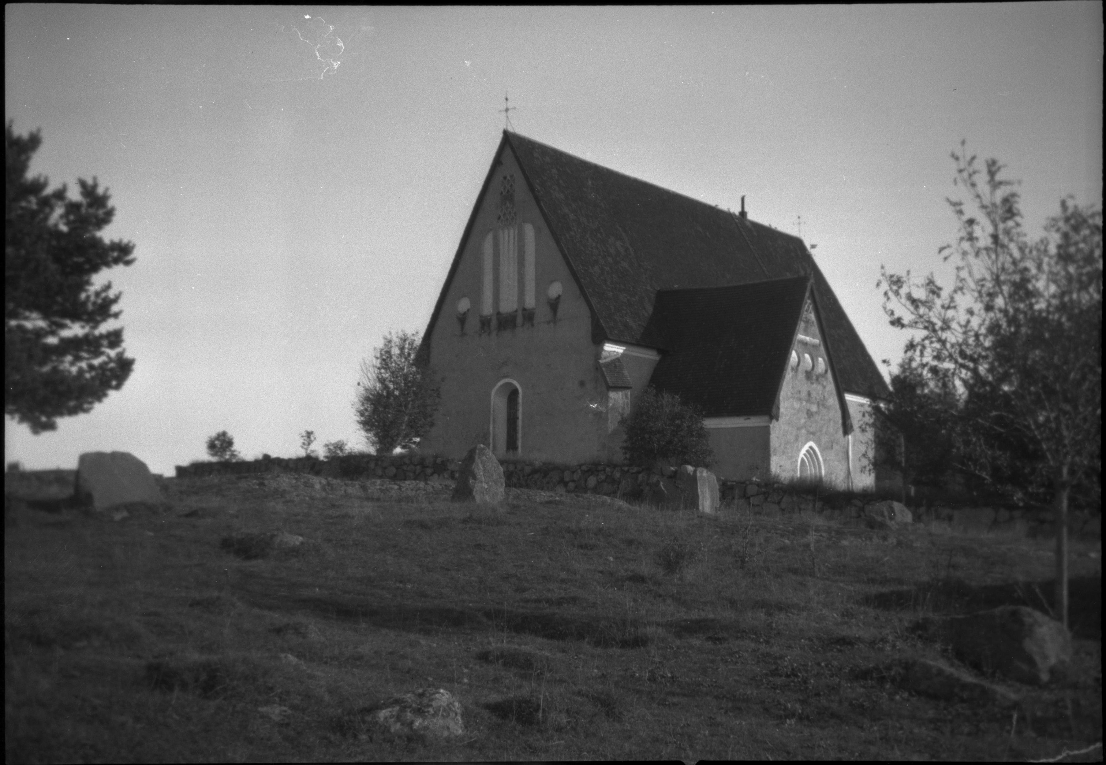 Berit Wallenberg, Hjälsta kyrka